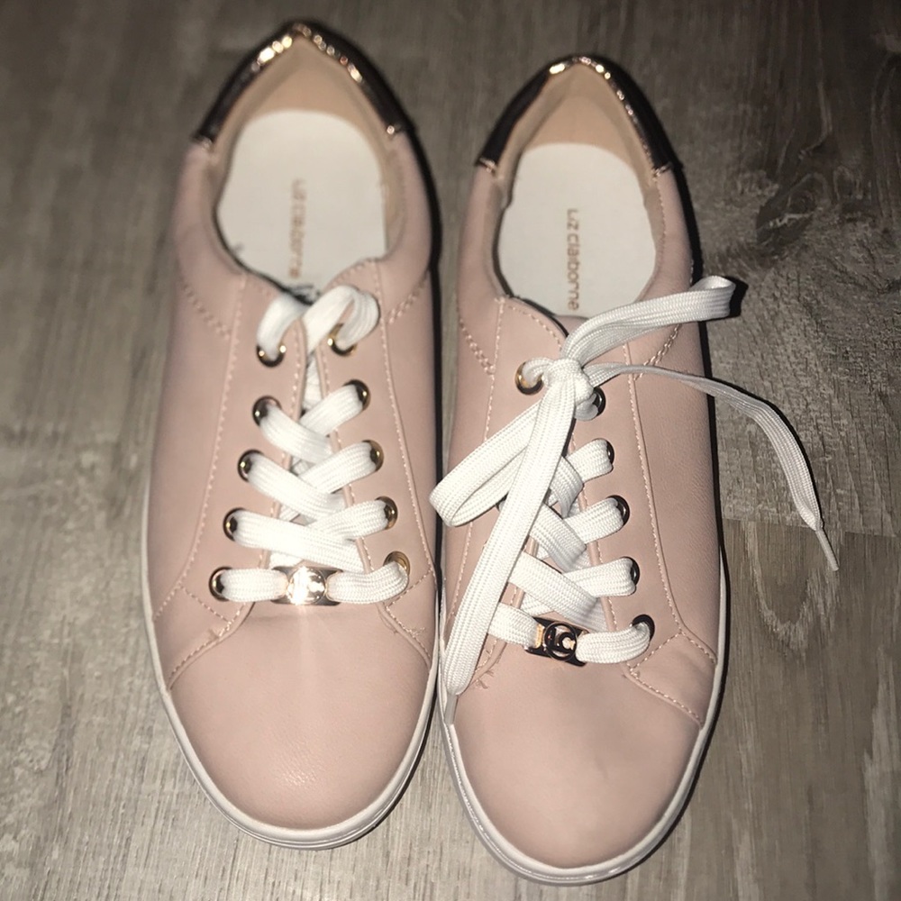 BRAND NEW Liz Claiborne Shoes (Size: 7)